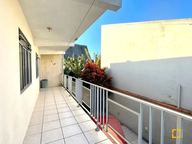 Imagem 9: Casa em Santinho. Churrasqueira, Acomodam 10 pessoas, 225m² de...
