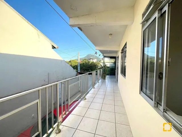 Imagem 6: Casa em Santinho. Churrasqueira, Acomodam 10 pessoas, 225m² de...