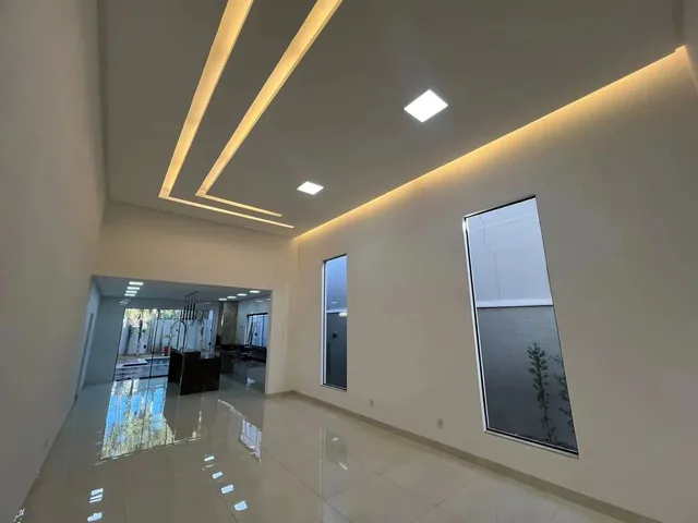 Imagem 9: Casa Térrea de Rua Senador Canedo Casa de Rua com 3 Quarto(S) e 4 Banheiro(S) À Venda