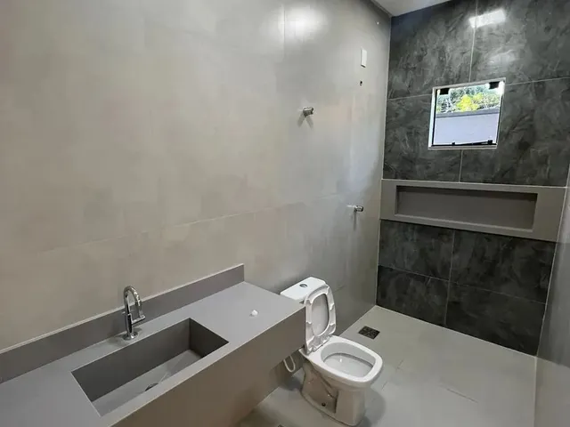 Imagem 16: Casa Térrea de Rua Senador Canedo Casa de Rua com 3 Quarto(S) e 4 Banheiro(S) À Venda