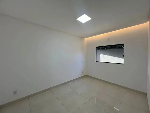 Imagem 5: Casa Térrea de Rua Senador Canedo Casa de Rua com 3 Quarto(S) e 4 Banheiro(S) À Venda