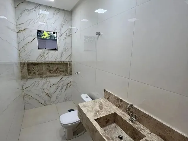 Imagem 4: Casa Térrea de Rua Senador Canedo Casa de Rua com 3 Quarto(S) e 4 Banheiro(S) À Venda
