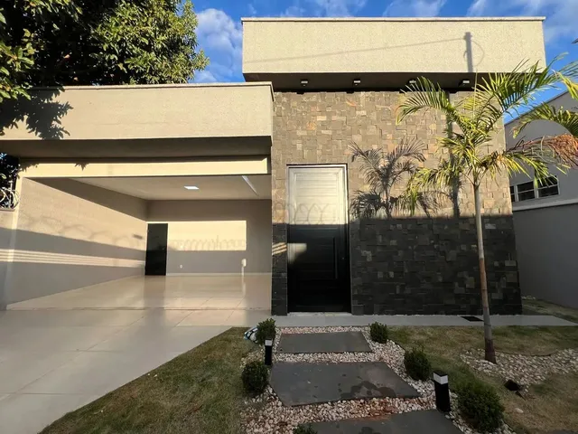 Imagem 7: Casa Térrea de Rua Senador Canedo Casa de Rua com 3 Quarto(S) e 4 Banheiro(S) À Venda