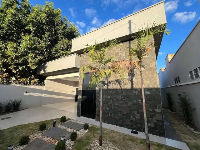 Imagem 13: Casa Térrea de Rua Senador Canedo Casa de Rua com 3 Quarto(S) e 4 Banheiro(S) À Venda