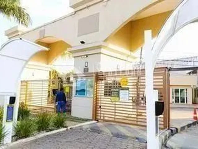 Imagem: A casa em condomínio possui 3 Dormitórios, 1 Suíte, 2