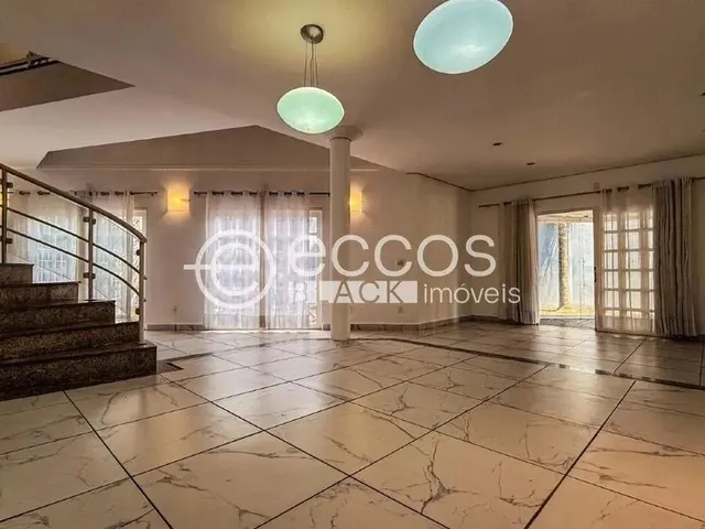 Imagem 1: Casa À Venda, 4 Quartos, 3 Suítes, 4 Vagas, Morada da Colina - Uberlândia/Mg