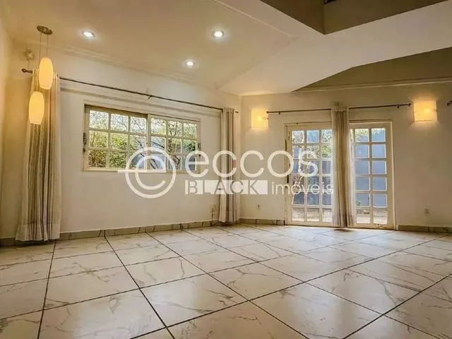 Imagem 2: Casa À Venda, 4 Quartos, 3 Suítes, 4 Vagas, Morada da Colina - Uberlândia/Mg