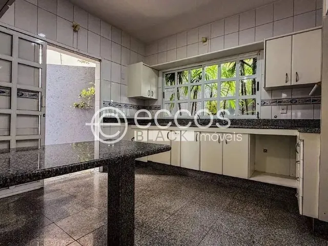 Imagem 6: Casa À Venda, 4 Quartos, 3 Suítes, 4 Vagas, Morada da Colina - Uberlândia/Mg