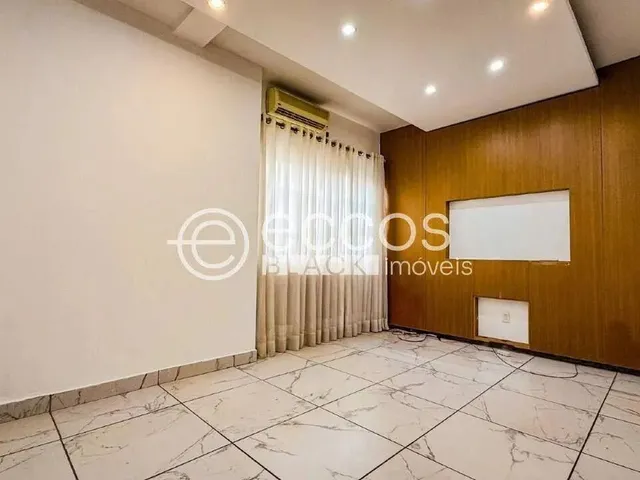 Imagem 11: Casa À Venda, 4 Quartos, 3 Suítes, 4 Vagas, Morada da Colina - Uberlândia/Mg