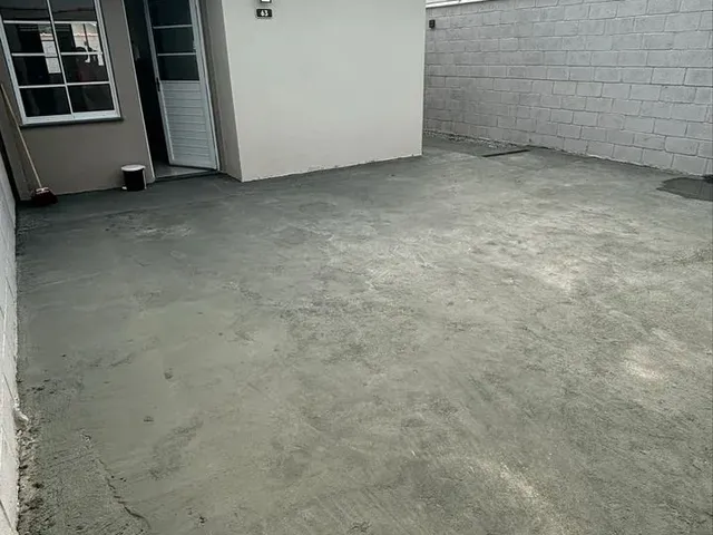 Imagem: A casa possui 2 Dormitórios, 1 Banheiro, 2 Vagas na