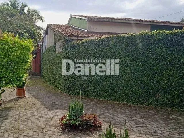 Imagem: Casa À Venda, 2 Quartos, 1 Suíte, 2 Vagas