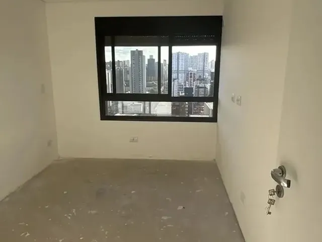 Imagem 8: Andar Alto e Sofisticação no Centro 1 Quarto de Alto Padrão