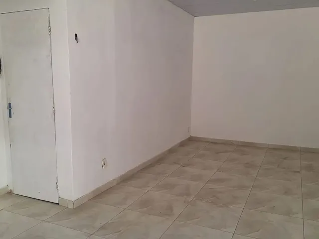 Imagem 7: Casa 2/4 + Duas Salas Comerciais