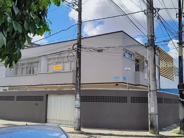 Imagem: Vende-Se, Está Casa 1°Andar