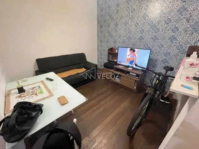 Imagem: Casa de Rua - Sobrado / Residencial / Catete