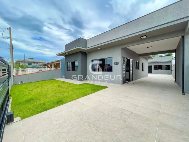 Imagem: Residência Semi-Nova com Piscina, Edícula