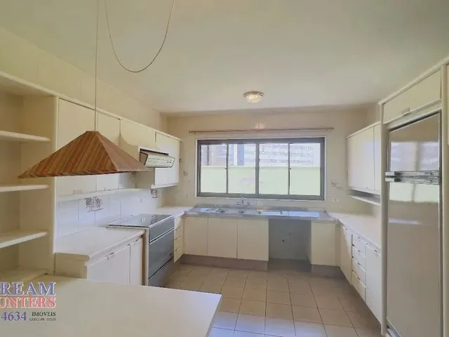 Imagem 11: Apartamento Clássico, com 474M² Privativos, 4 Quartos, 3 Vagas de Garagem, no Bairro