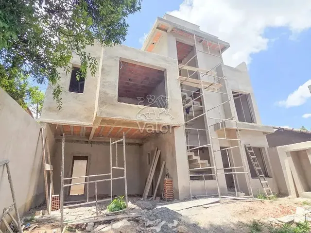 Imagem: Sobrado Novo nas Mercês Alto Padrão em