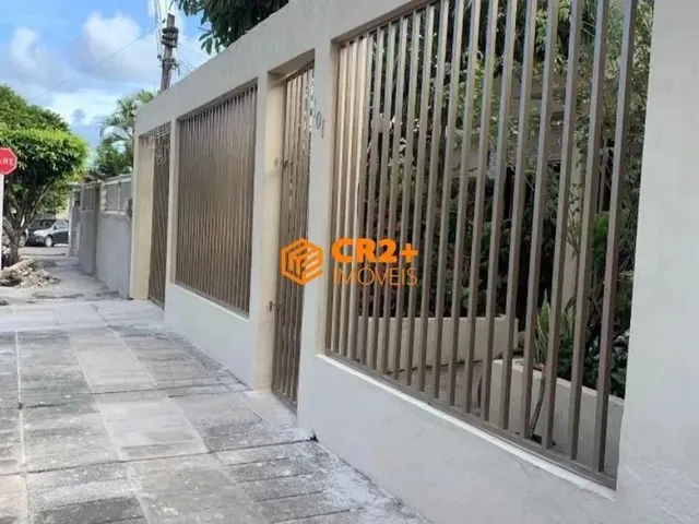 Imagem: A casa possui 4 Dormitórios, 2 Suítes, 3 Banheiros, 3