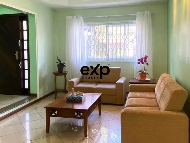 Imagem: Casa com 4 Quartos no Portão