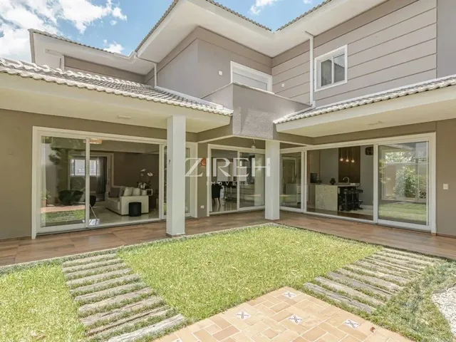 Imagem: Casa em Condomínio À Venda com 3 Suítes