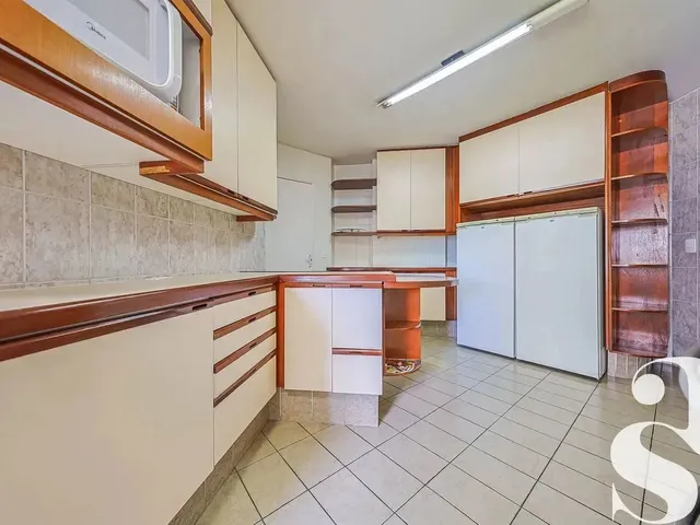 Imagem 3: Apartamento À Venda no Cabral 111 M² | 3 Quartos (1 Suíte