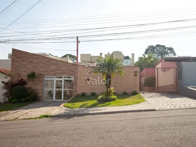 Imagem: Casa Térrea Ampla no Mercês 4 Quartos