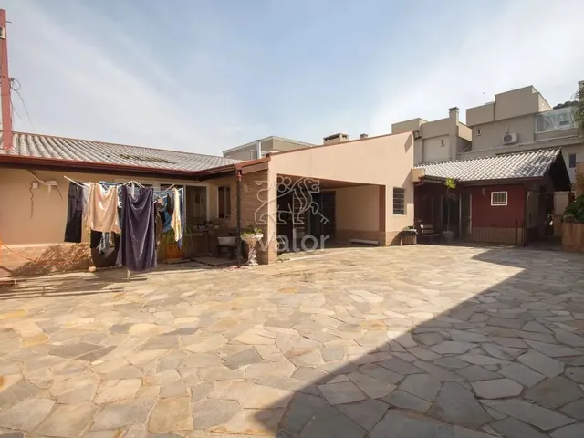 Imagem 13: Casa Térrea Ampla no Mercês 4 Quartos, Suíte e Espaço para Home Office