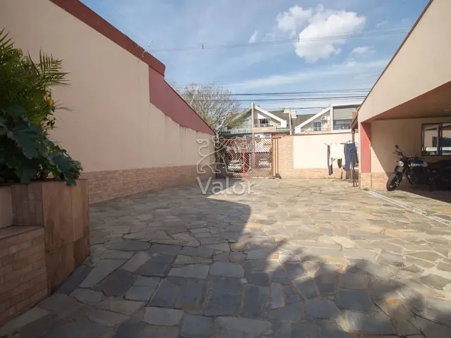 Imagem 4: Casa Térrea Ampla no Mercês 4 Quartos, Suíte e Espaço para Home Office