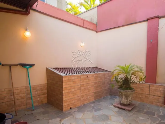 Imagem 3: Casa Térrea Ampla no Mercês 4 Quartos, Suíte e Espaço para Home Office