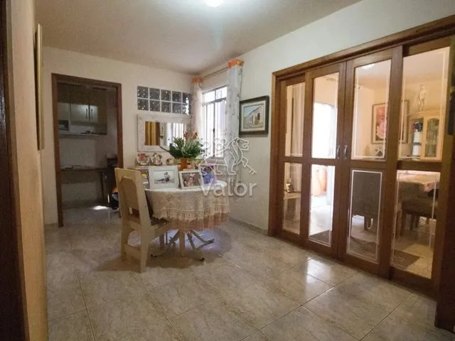 Imagem 15: Casa Térrea Ampla no Mercês 4 Quartos, Suíte e Espaço para Home Office