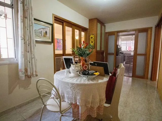 Imagem 5: Casa Térrea Ampla no Mercês 4 Quartos, Suíte e Espaço para Home Office