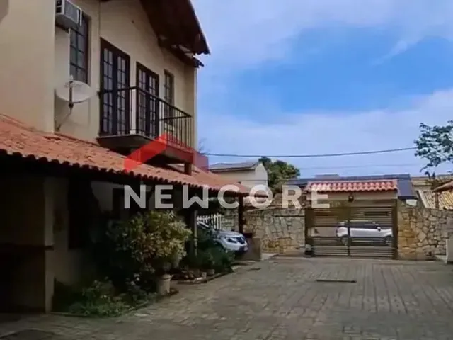 Imagem: Casa de Condomínio em Rua Altamir Lima
