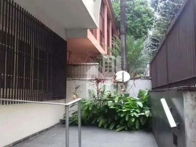 Imagem: Casa com 4 Dormitórios À Venda, 250 M²
