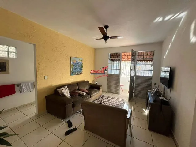 Imagem: Casa com 3 Quartos À Venda no Bairro Nova
