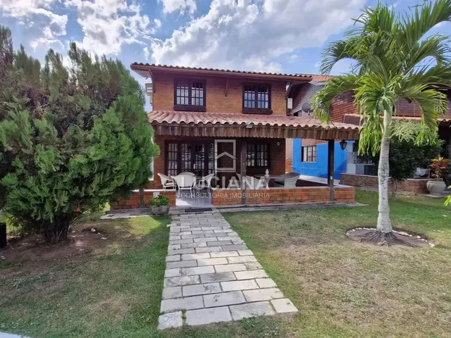 Imagem: Casa com 5 Quartos em Condomínio Próximo