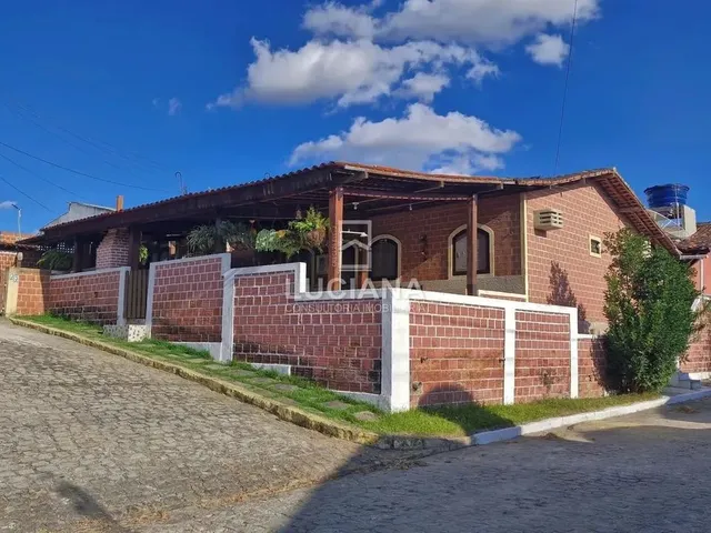 Imagem: Casa com 4 Quartos em Condomínio Perto