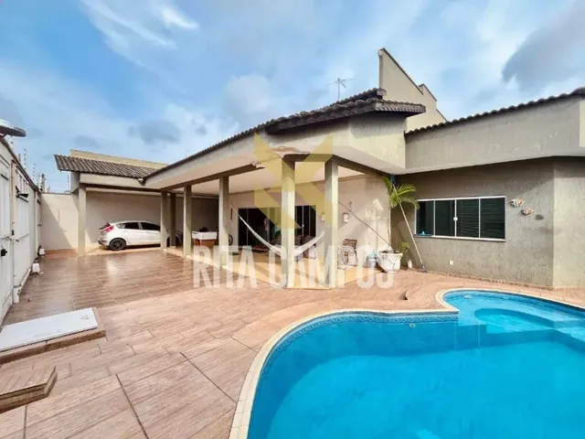 Imagem: Casa Ampla e Confortável em Dois Lotes