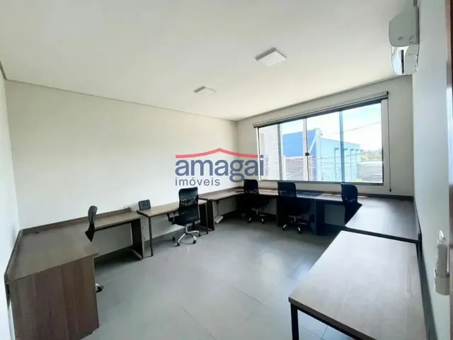Imagem: O depósito possui 2 Banheiros, 1 Vaga na garagem, 20m² de