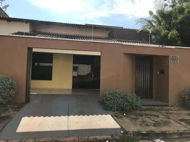 Imagem: Casa Espaçosa e Bem Localizada no Centro