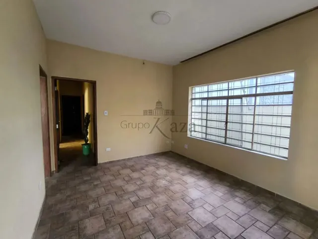 Imagem 15: Oportunidade - Casa Comercial - Praça dos Três Poderes - 3 Dormitórios - 171M²