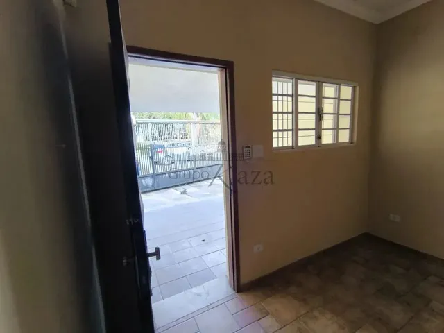 Imagem 4: Oportunidade - Casa Comercial - Praça dos Três Poderes - 3 Dormitórios - 171M²