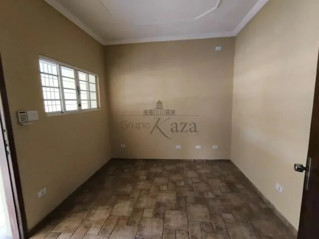 Imagem 2: Oportunidade - Casa Comercial - Praça dos Três Poderes - 3 Dormitórios - 171M²