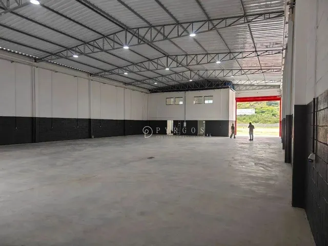 Imagem: O depósito possui 6 Banheiros, 5 Vagas na garagem, 635m²