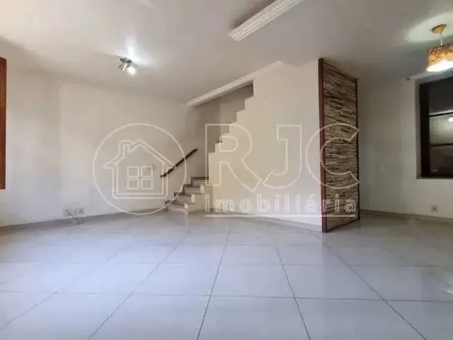 Imagem: Casa de Rua - Triplex / Residencial / Andaraí