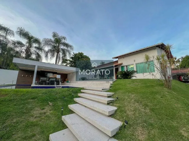 Imagem 1: Casa de 4 Quartos Sendo Um Suíte Master e 6 Vagas de Garagem no Bairro Garças