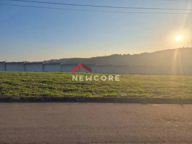 Imagem: O terreno possui 250m² de Área, Imóvel novo e está