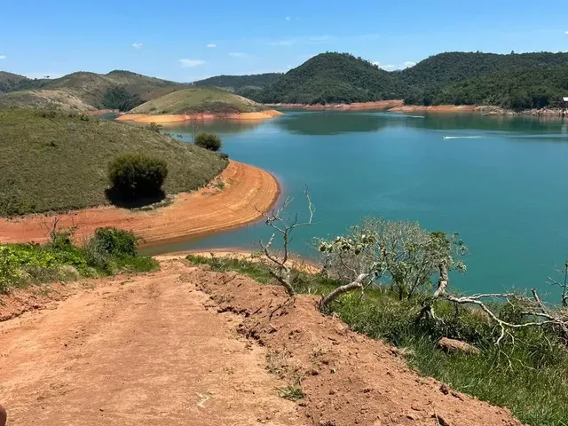 Imagem: Um Terreno para Chamado de Seu em Jacareí!