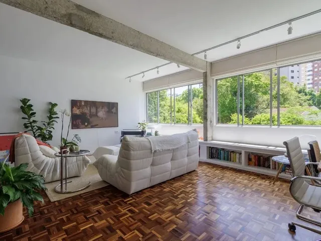 Imagem 3: Apartamento com Dois Quartos (Reformado) no Ahú