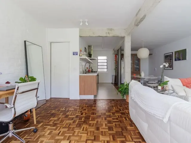 Imagem 7: Apartamento com Dois Quartos (Reformado) no Ahú